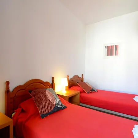 Apartment On Costa Brava By Sandy Beach شقة *