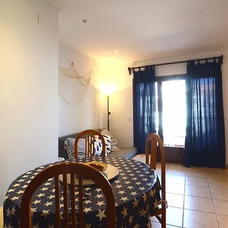 Apartment On Costa Brava By Sandy Beach شقة L' Escala