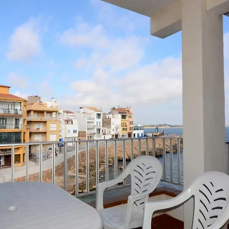 Apartment On Costa Brava By Sandy Beach شقة L' Escala