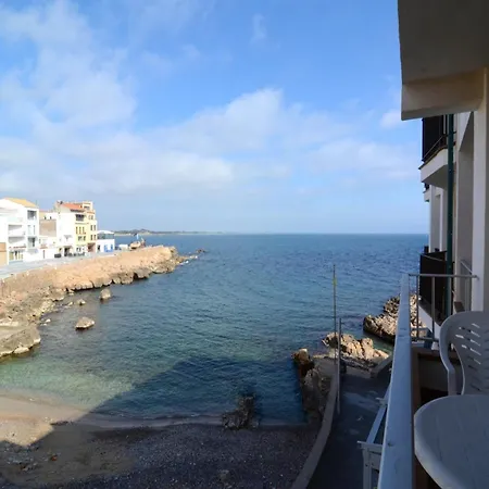 Apartment On Costa Brava By Sandy Beach شقة *