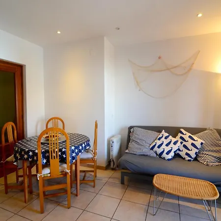 Apartment On Costa Brava By Sandy Beach شقة L' Escala