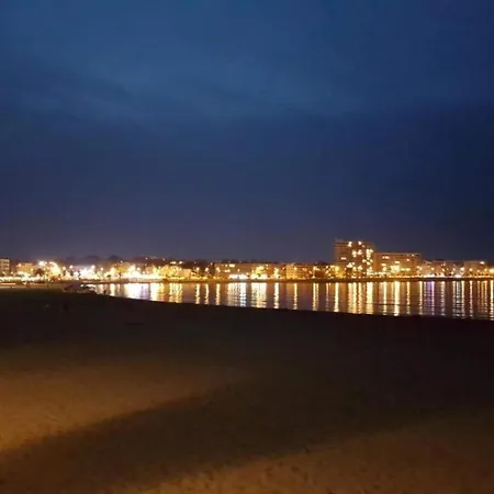Apartment On Costa Brava By Sandy Beach شقة L' Escala