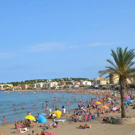 Apartment On Costa Brava By Sandy Beach شقة